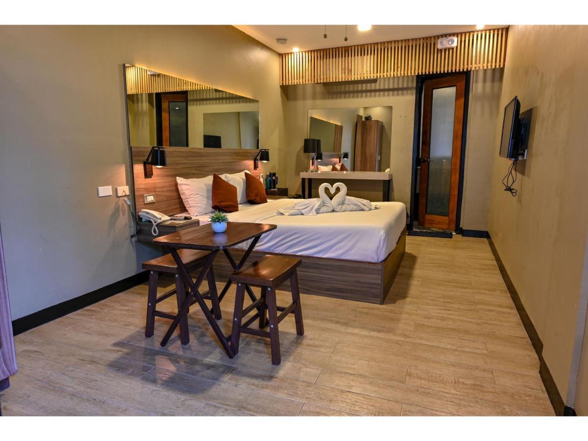 Capital O 890 Nami Hotel Tagaytay Tagaytay City Dış mekan fotoğraf